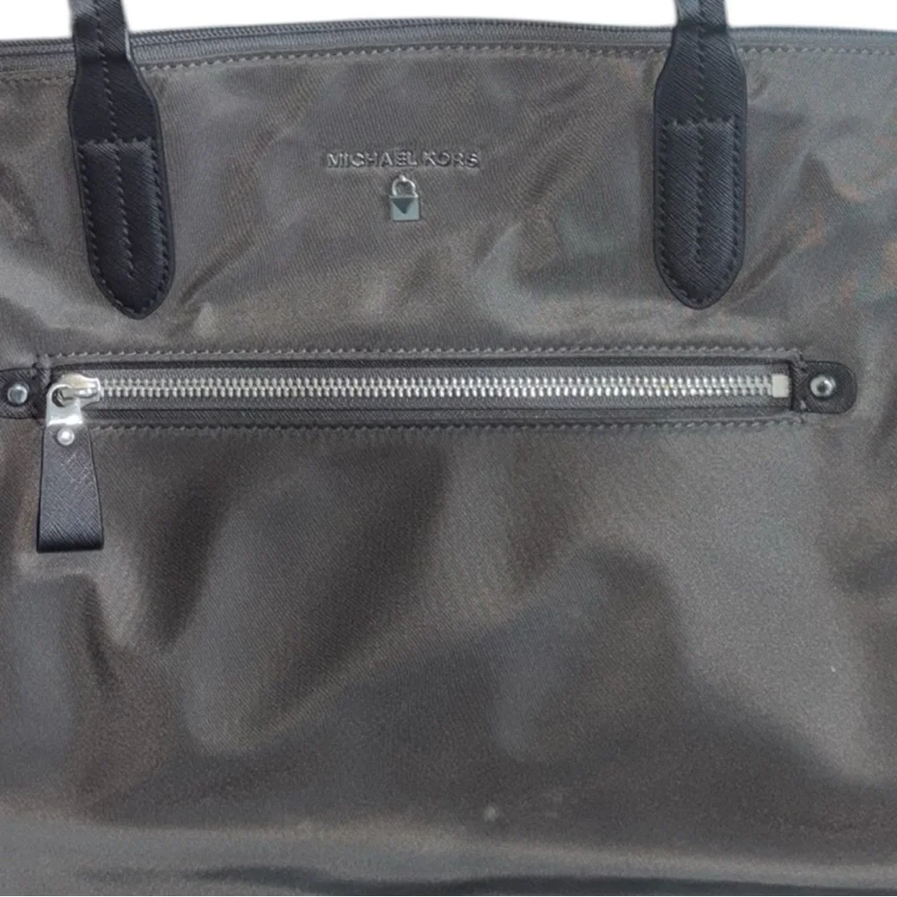 MICHAEL Michael Kors Kelsey Large Nylon Tote Bag - Picture 12 of 14